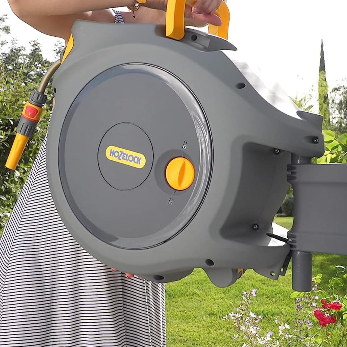 40 m Automatic Wall Mounted Garden Hose Reel with 180° Pivot — image 7