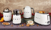 Smeg KLF03WHUK Retro Style Kettle - White thumbnail 2