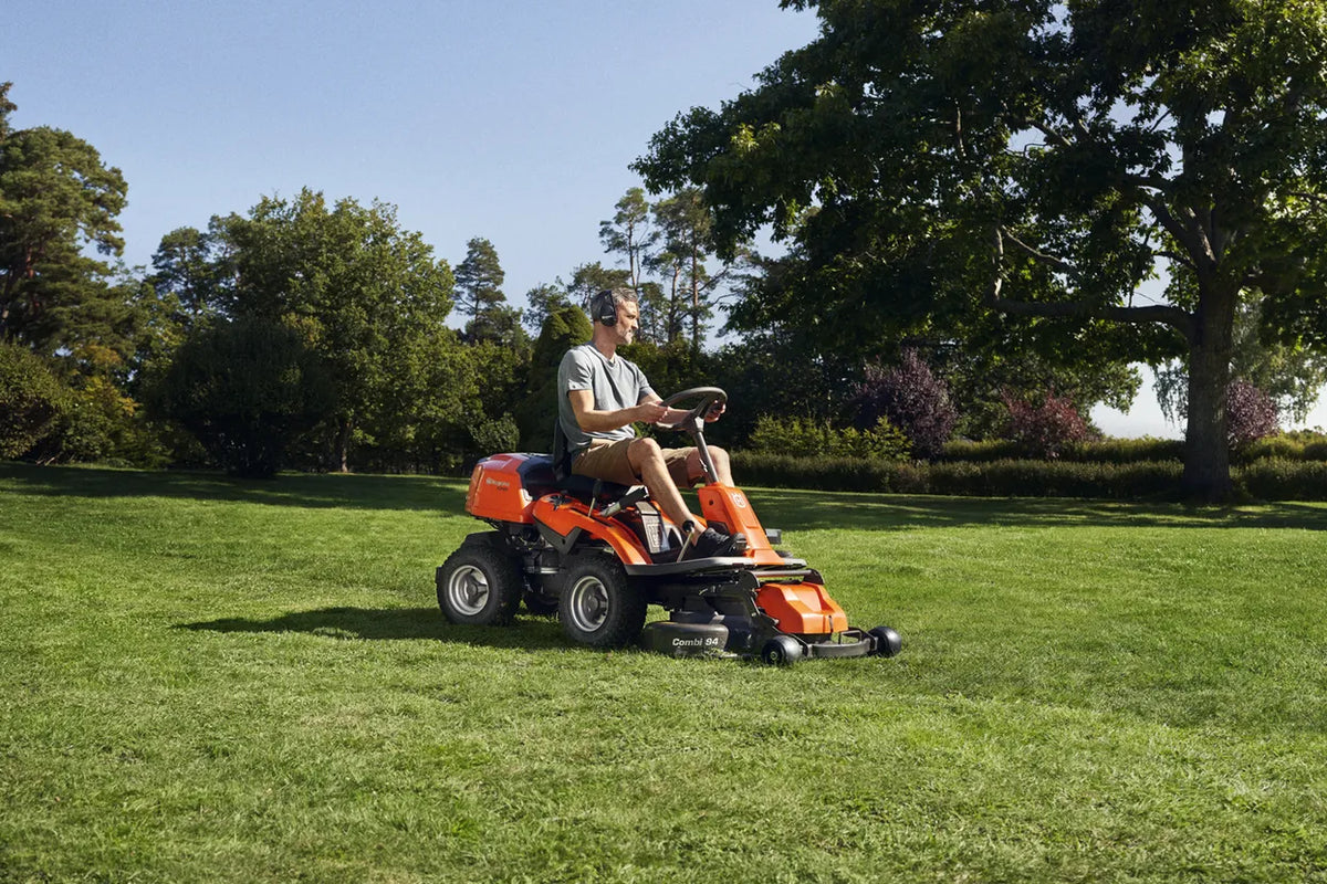 Ride-On Mower - 94cm BioClip Mulching Deck | Husqvarna — image 3